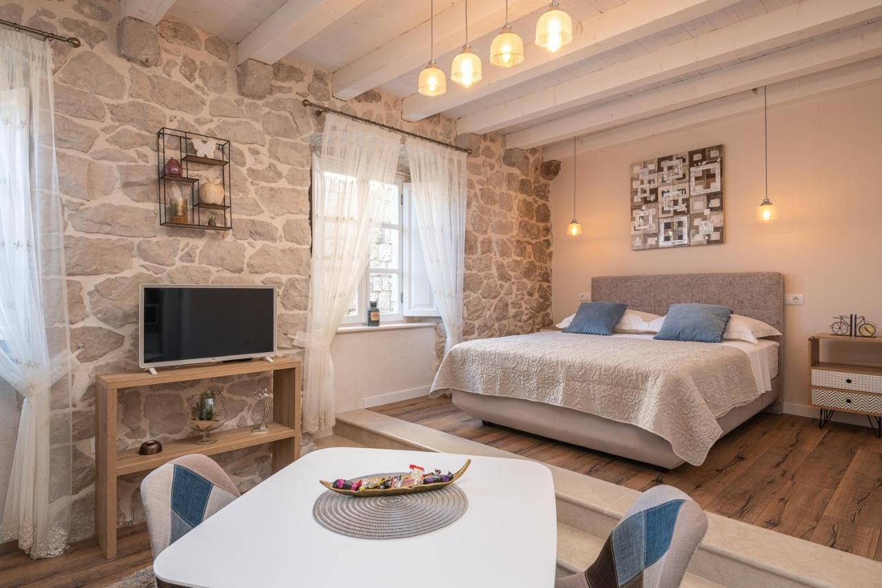 Apartments Villa Agava 챠브타트 외부 사진