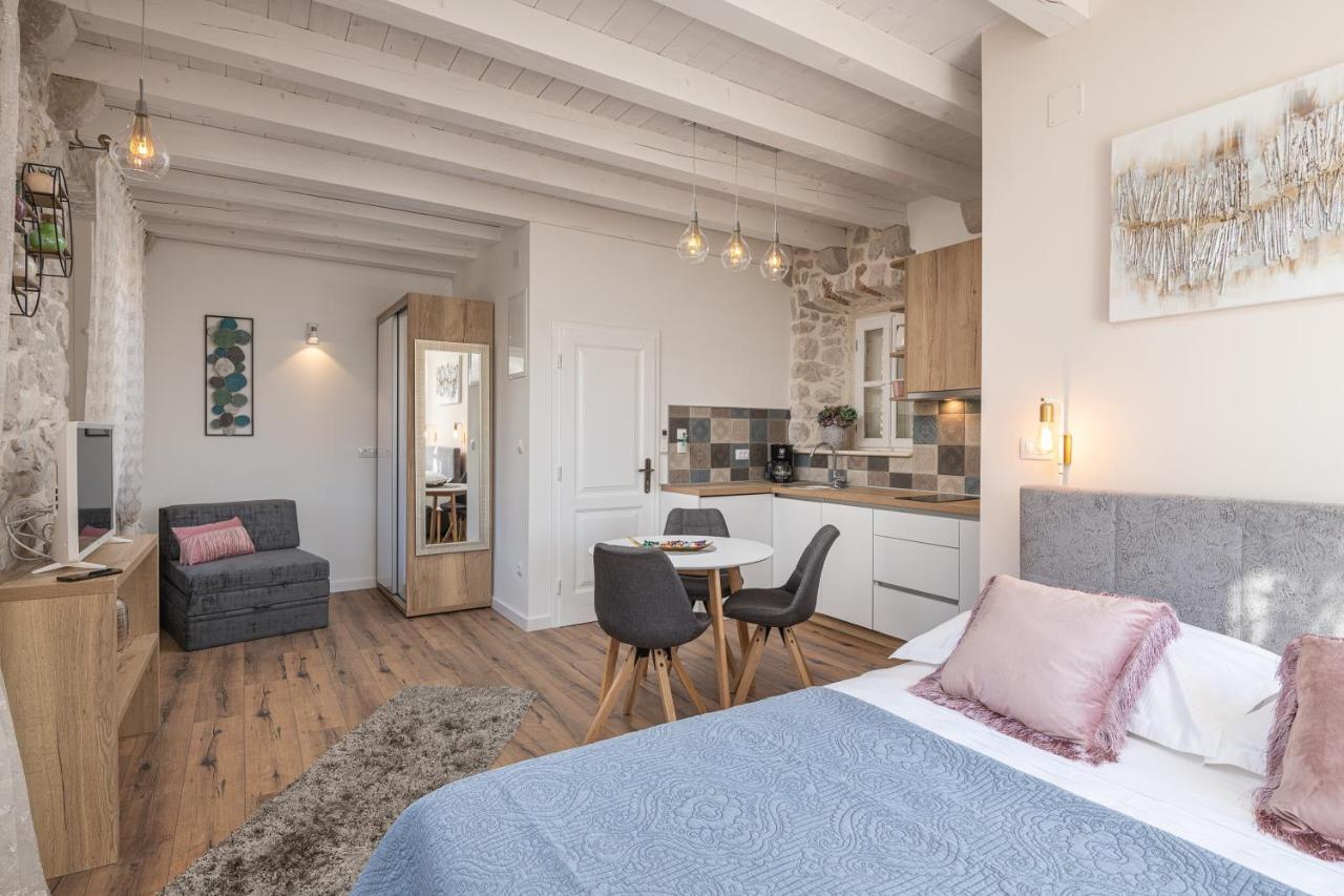 Apartments Villa Agava 챠브타트 외부 사진